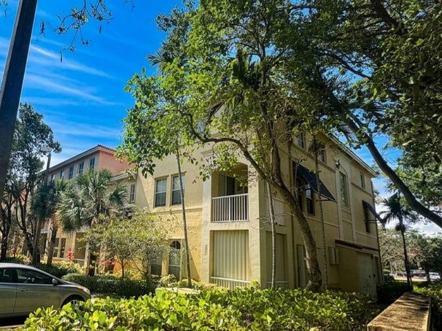 Courtyards at Jacaranda  photo 3